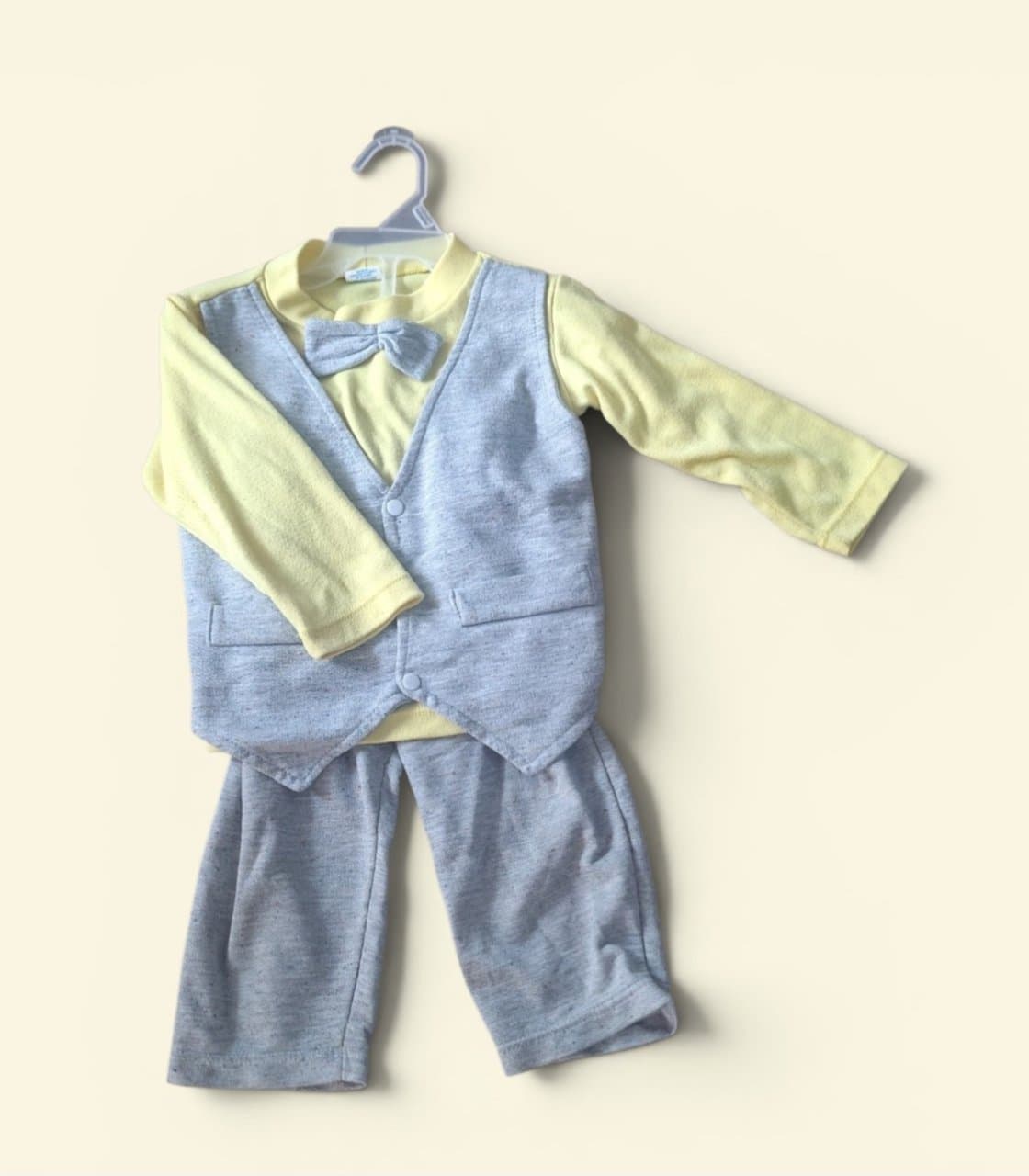 Conjunto elegante bebé 18-24m gris y amarillo