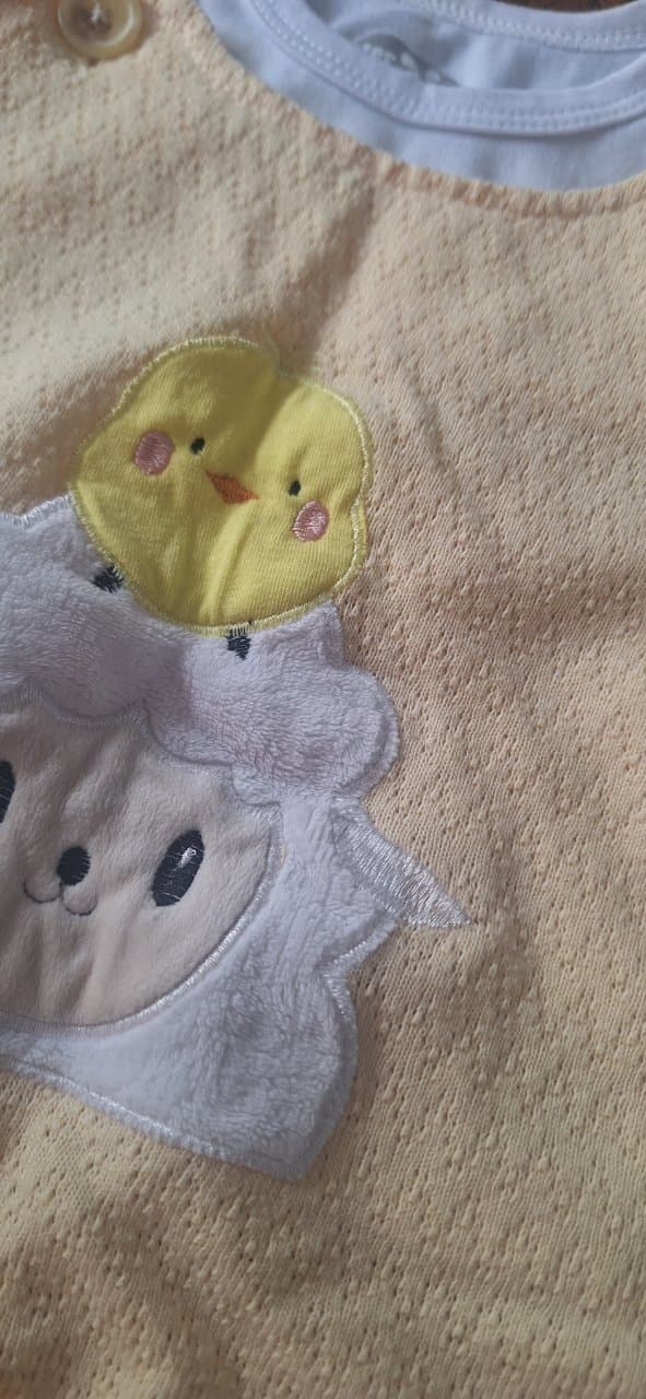 Conjunto Overol Amarillo + Camiseta Blanca Oveja y Pollito